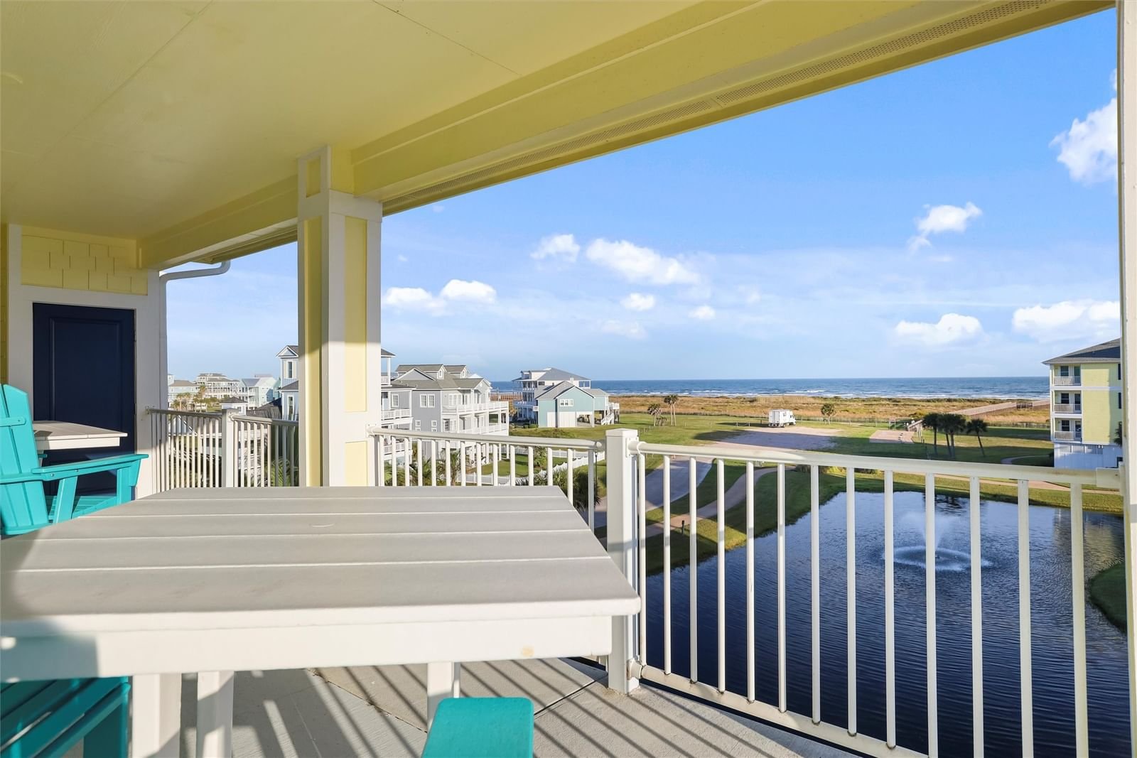 Real estate property located at 4111 Pointe West #303, Galveston, Pointe West, Galveston, TX, US