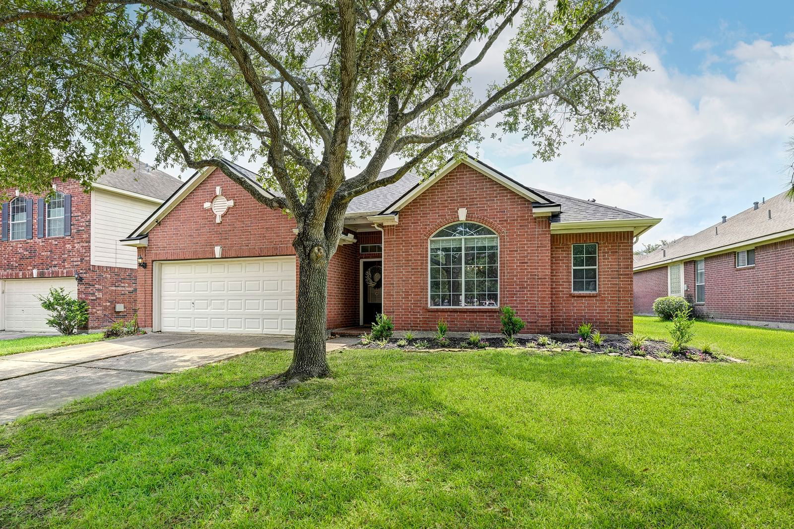 Real estate property located at 5703 Windy Knoll, Brazoria, Savannah Ridge, Rosharon, TX, US