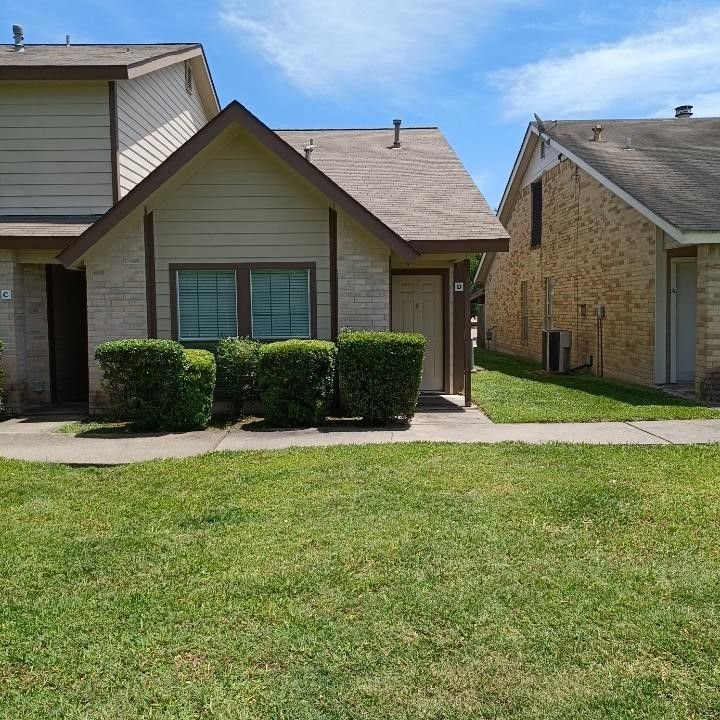 Real estate property located at 1979 Country Village Blvd, Harris, Humble, TX, US