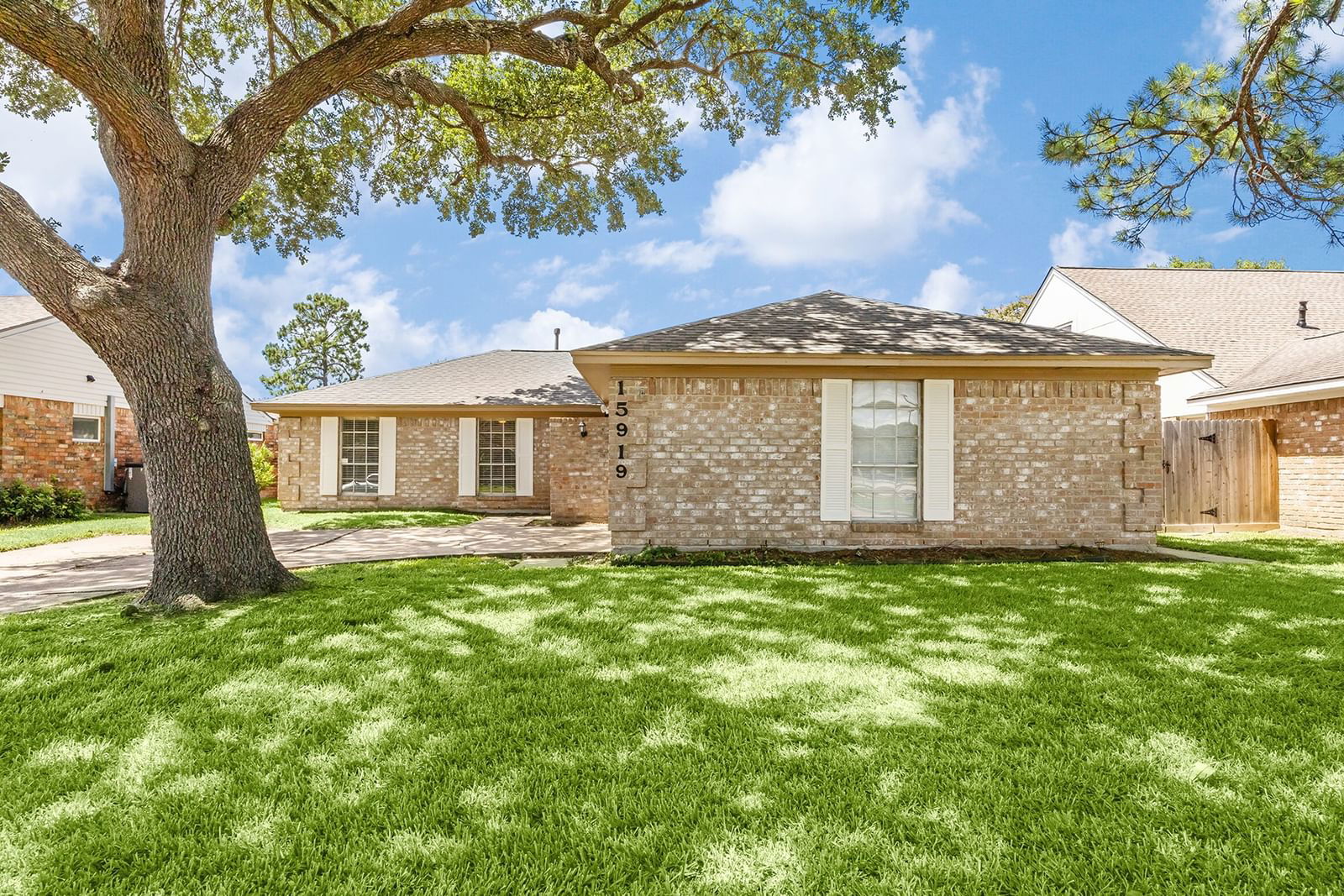 Real estate property located at 15919 Hickory Knoll, Harris, Middlebrook, Houston, TX, US