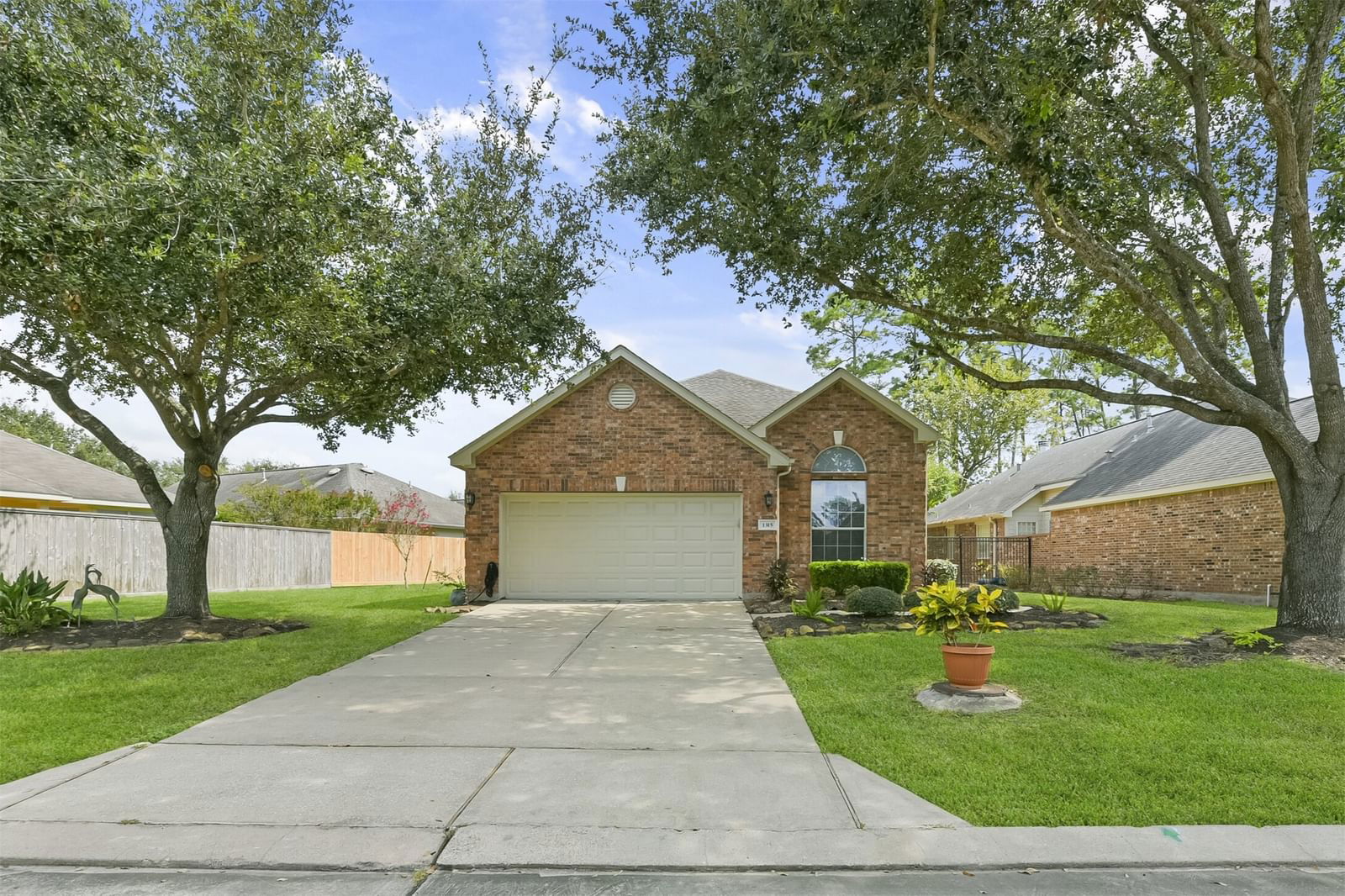 Real estate property located at 1315 Riviera, Harris, Bellavita At Green Tee, Pearland, TX, US