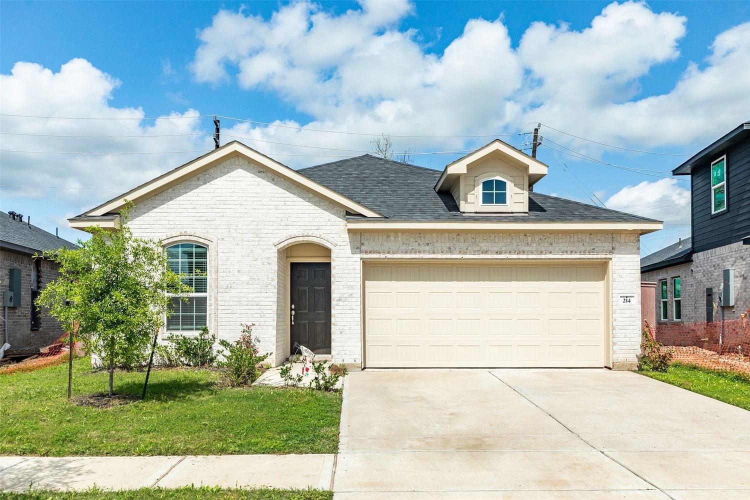 Real estate property located at 214 Water Grass, Brazoria, Woodshore Sec 5, Clute, TX, US