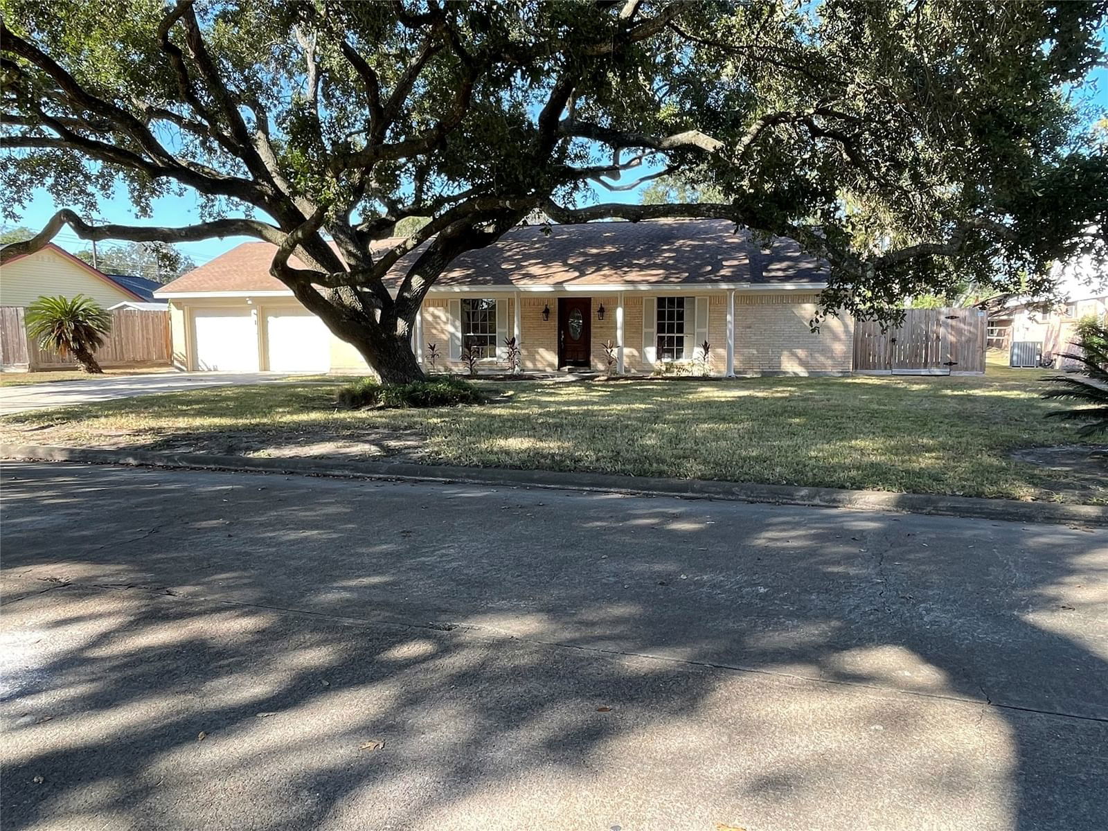 Real estate property located at 805 Michael, Brazoria, Mclendon Place Sec 1 Alvin, Alvin, TX, US