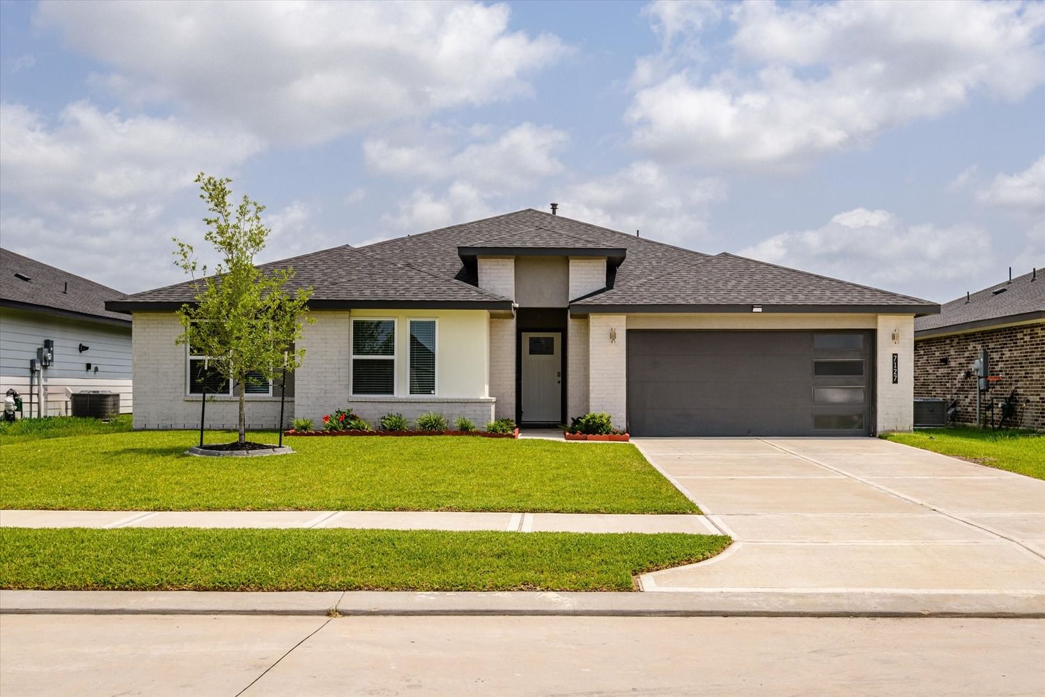 Real estate property located at 7127 Dawn View Lane, Fort Bend, Sunset Crossing, Rosenberg, TX, US