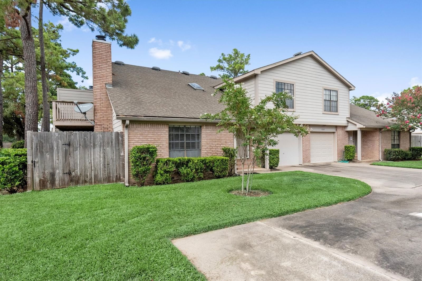 Real estate property located at 16933 Chapel Pines #61, Harris, Champion Pines Condo 27th Supp, Spring, TX, US