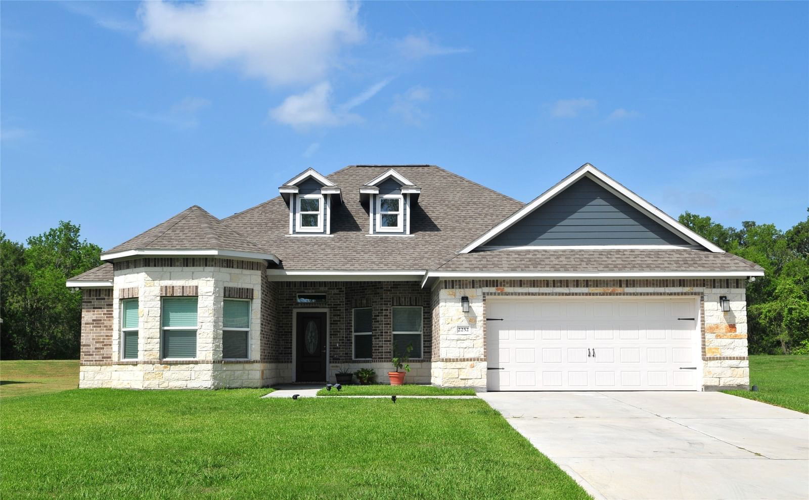 Real estate property located at 2252 Ridgewood, Brazoria, Columbia Lakes Sec 1-2-3-4-5, West Columbia, TX, US