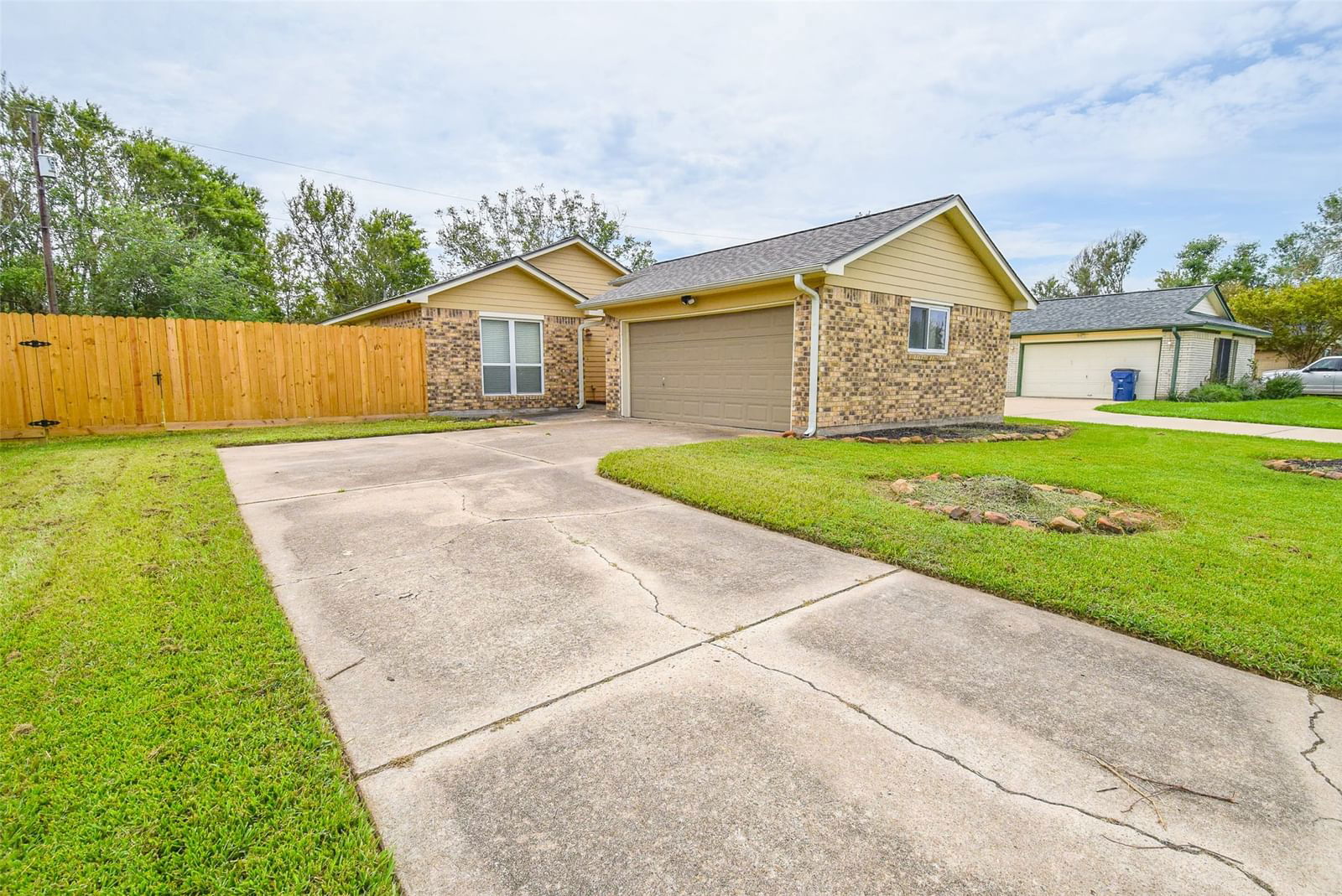 Real estate property located at 6113 Fox Ridge, Brazoria, Beechwood Rep, Angleton, TX, US