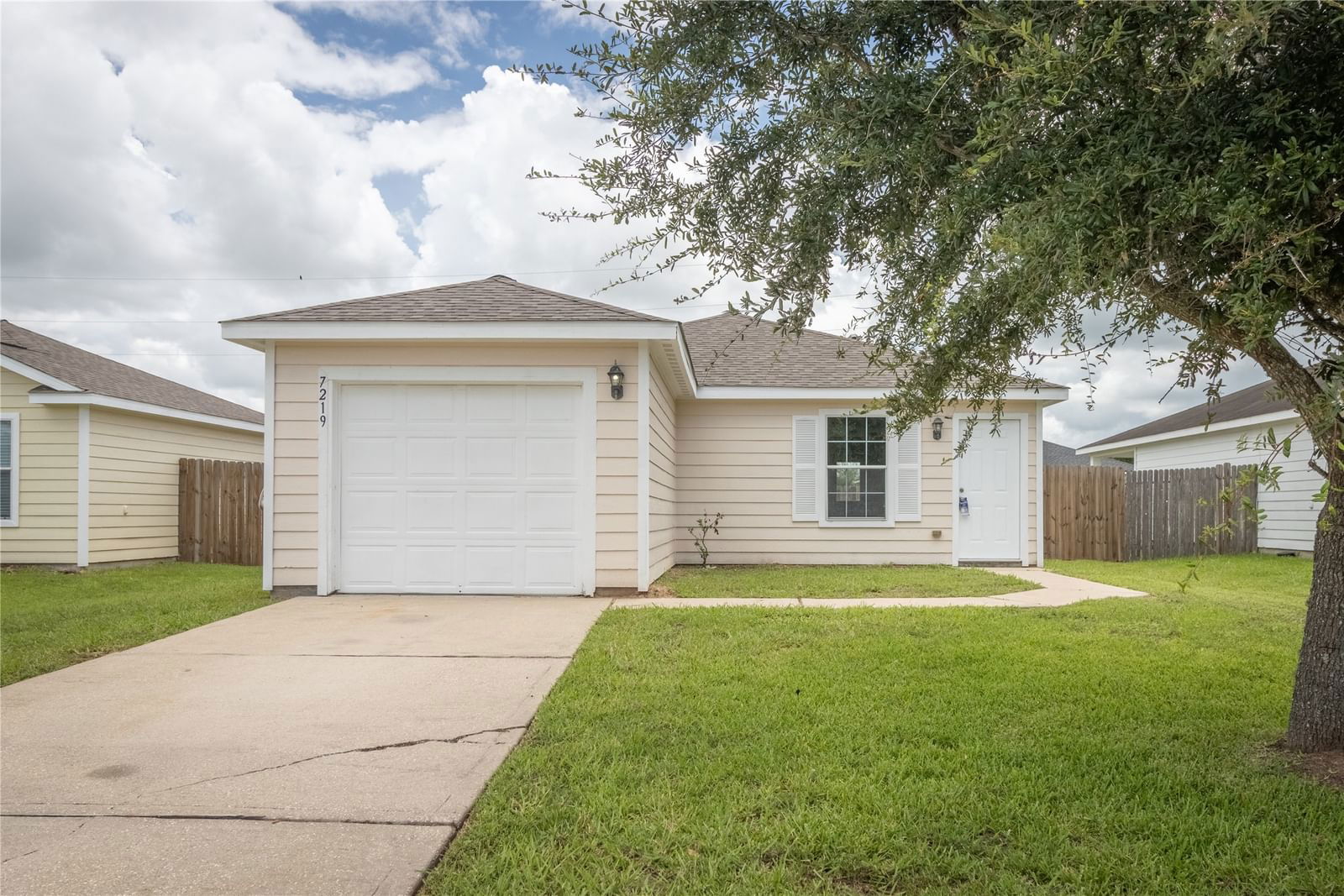 Real estate property located at 7219 Lilac Manor, Fort Bend, Sunrise Meadow Sec 3, Richmond, TX, US