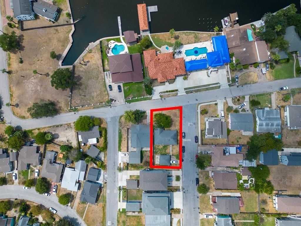 Real estate property located at 1824 Bayou Shore, Galveston, Gore Wedge Special Sub, Galveston, TX, US
