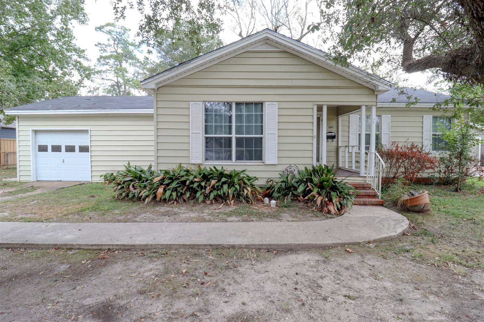 Real estate property located at 1650 Central, Jefferson, Calder Highlands, Beaumont, TX, US
