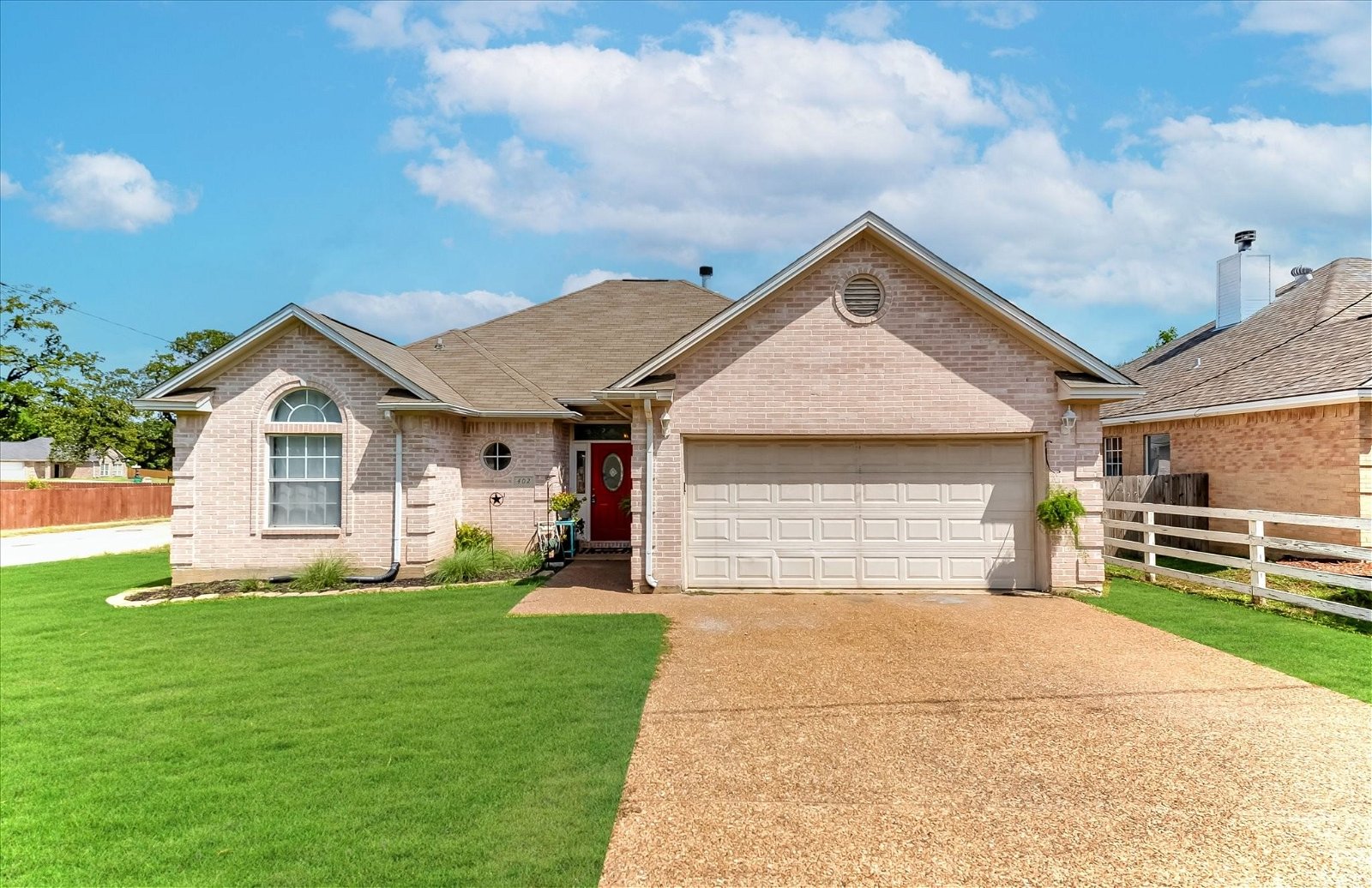 Real estate property located at 402 School, Madison, Madisonville, TX, US