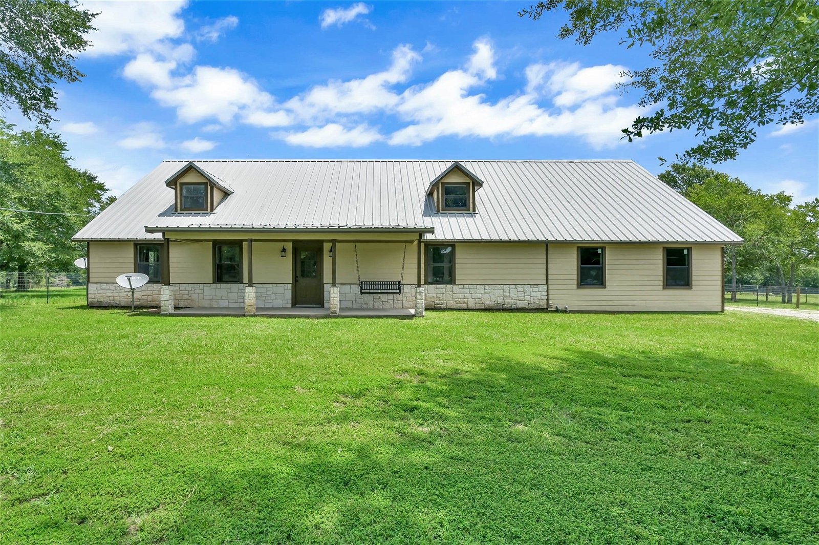 Real estate property located at 97 Bird Farm, Walker, Huntsville, TX, US