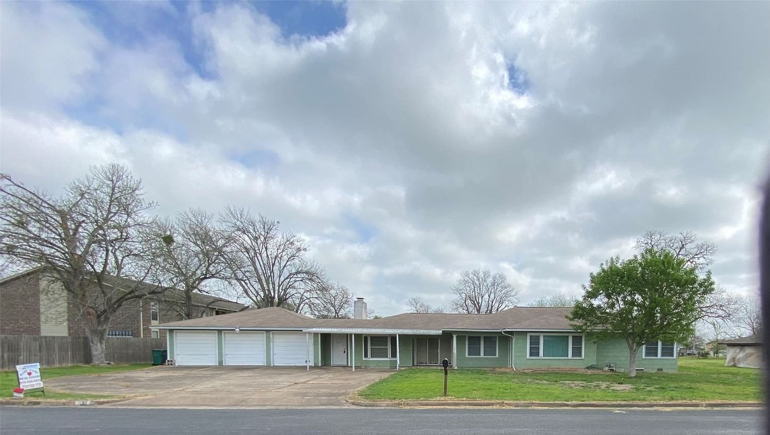 Real estate property located at 984 Monroe, Fayette, Hilltop/ J H Moore 1/2 Lg, La Grange, TX, US