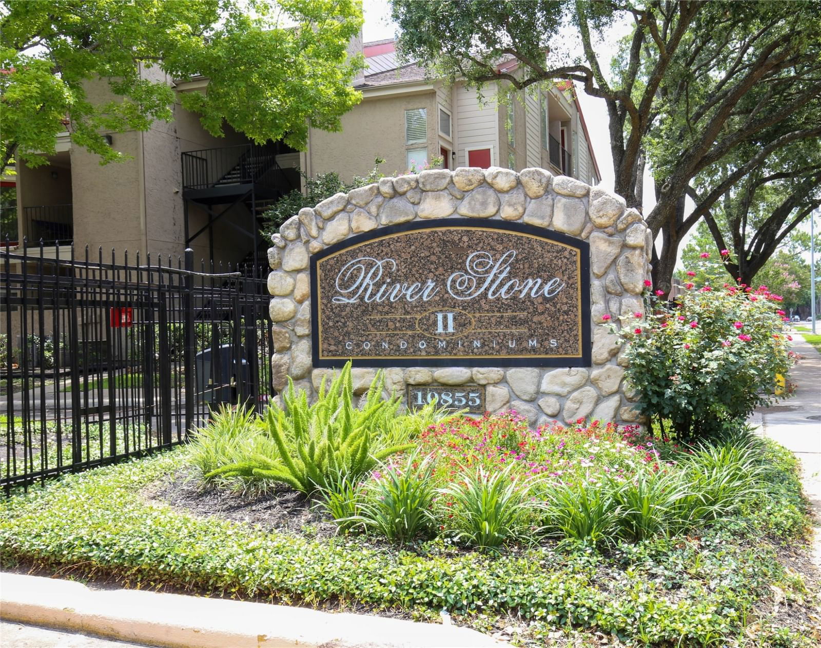 Real estate property located at 10855 Meadowglen #936, Harris, Riverstone 02 Condo Ph 02, Houston, TX, US