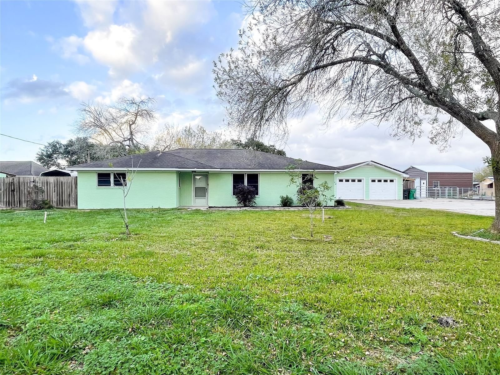 Real estate property located at 3734 County Road 181, Brazoria, H T & B R R, Alvin, TX, US