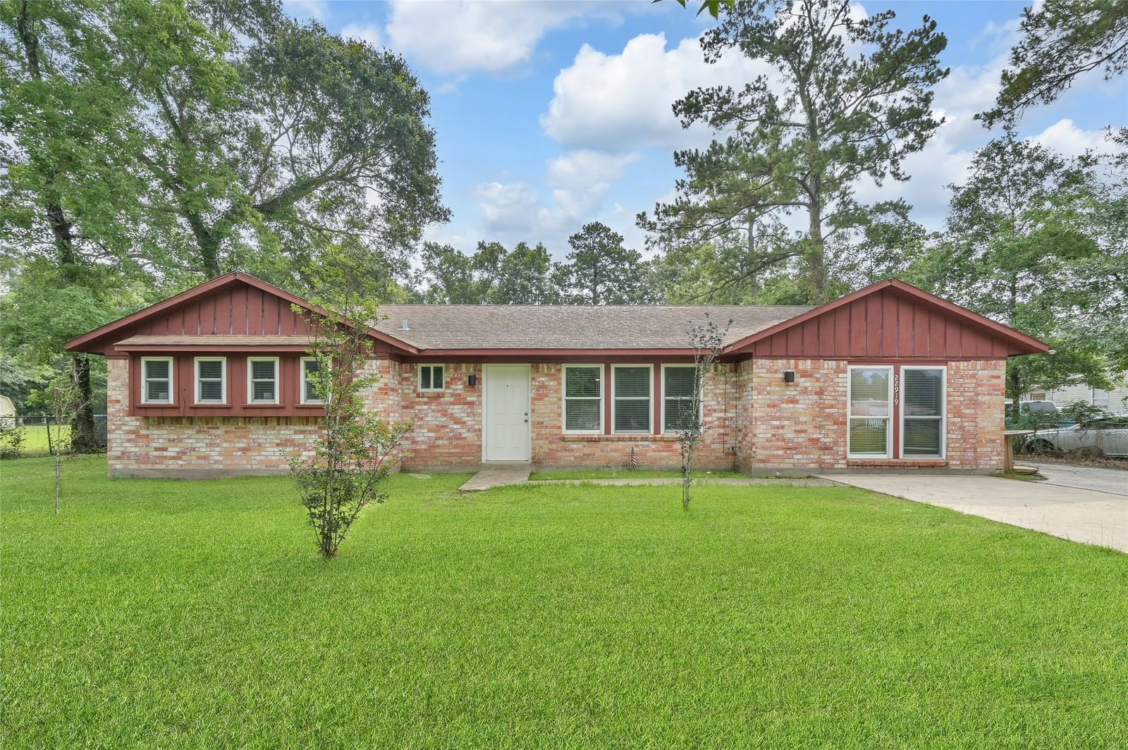 Real estate property located at 22919 White Oak, Montgomery, White Oak Village, New Caney, TX, US