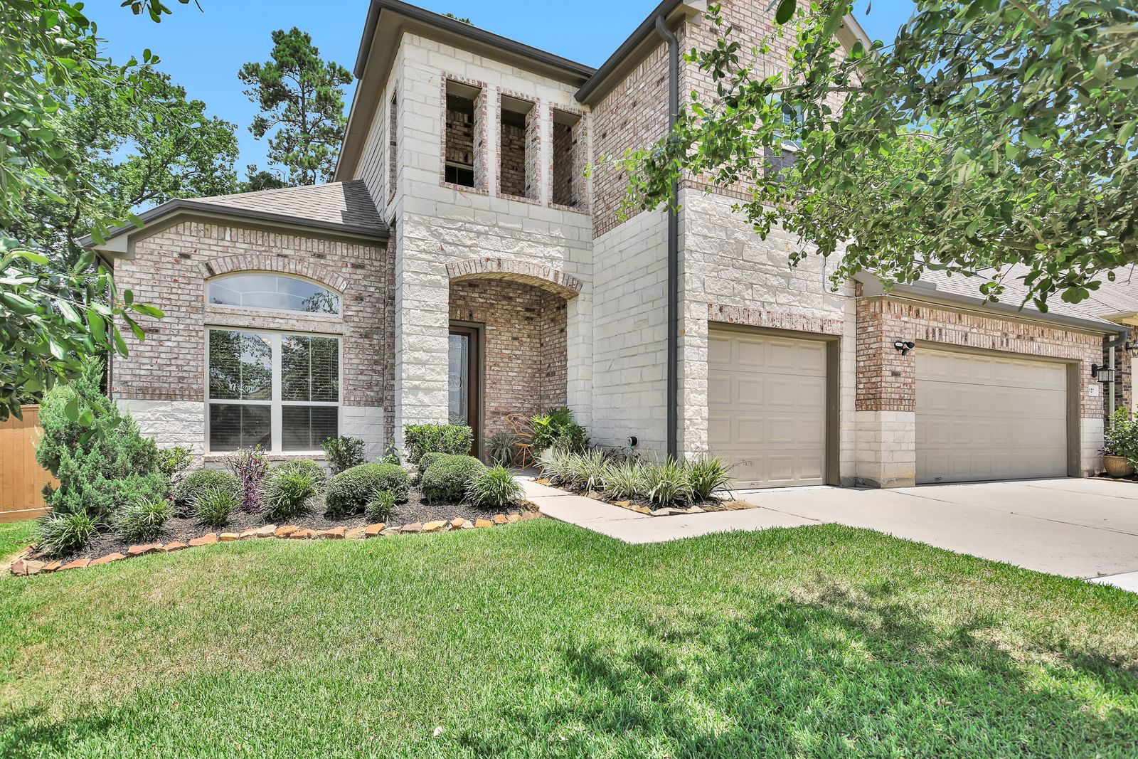 Real estate property located at 327 Black Walnut, Montgomery, Wedgewood Forest, Conroe, TX, US