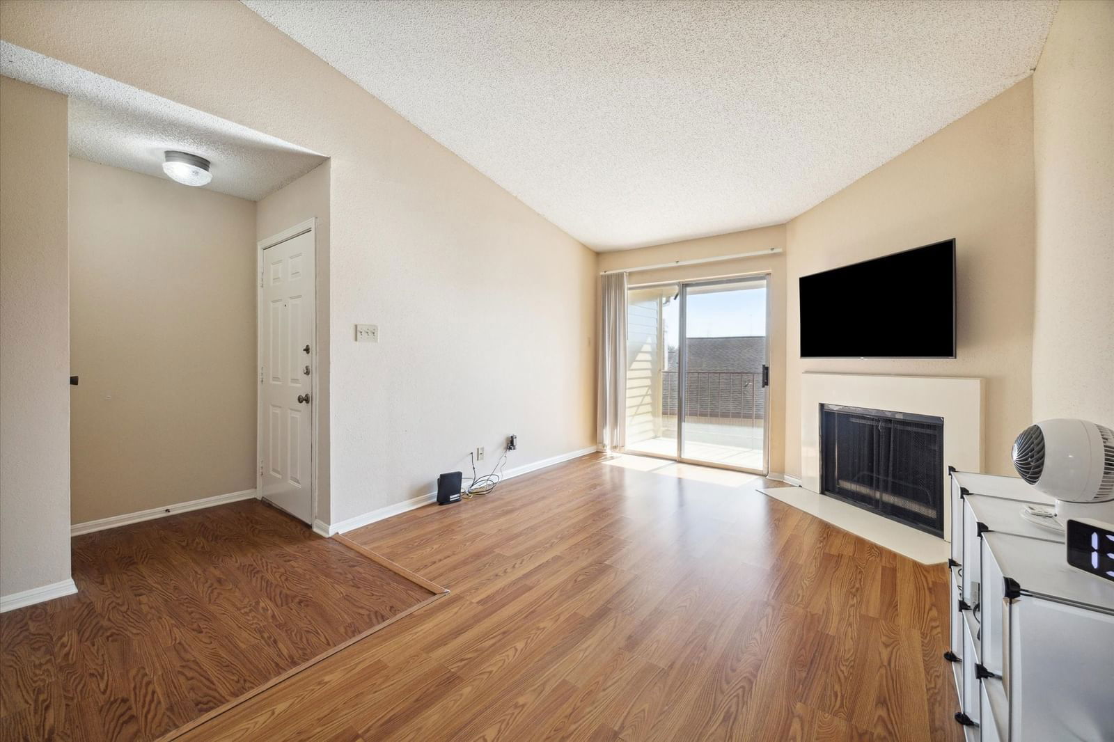 Real estate property located at 2120 El Paseo #2408, Harris, One Montreal Condo Ph C, Houston, TX, US