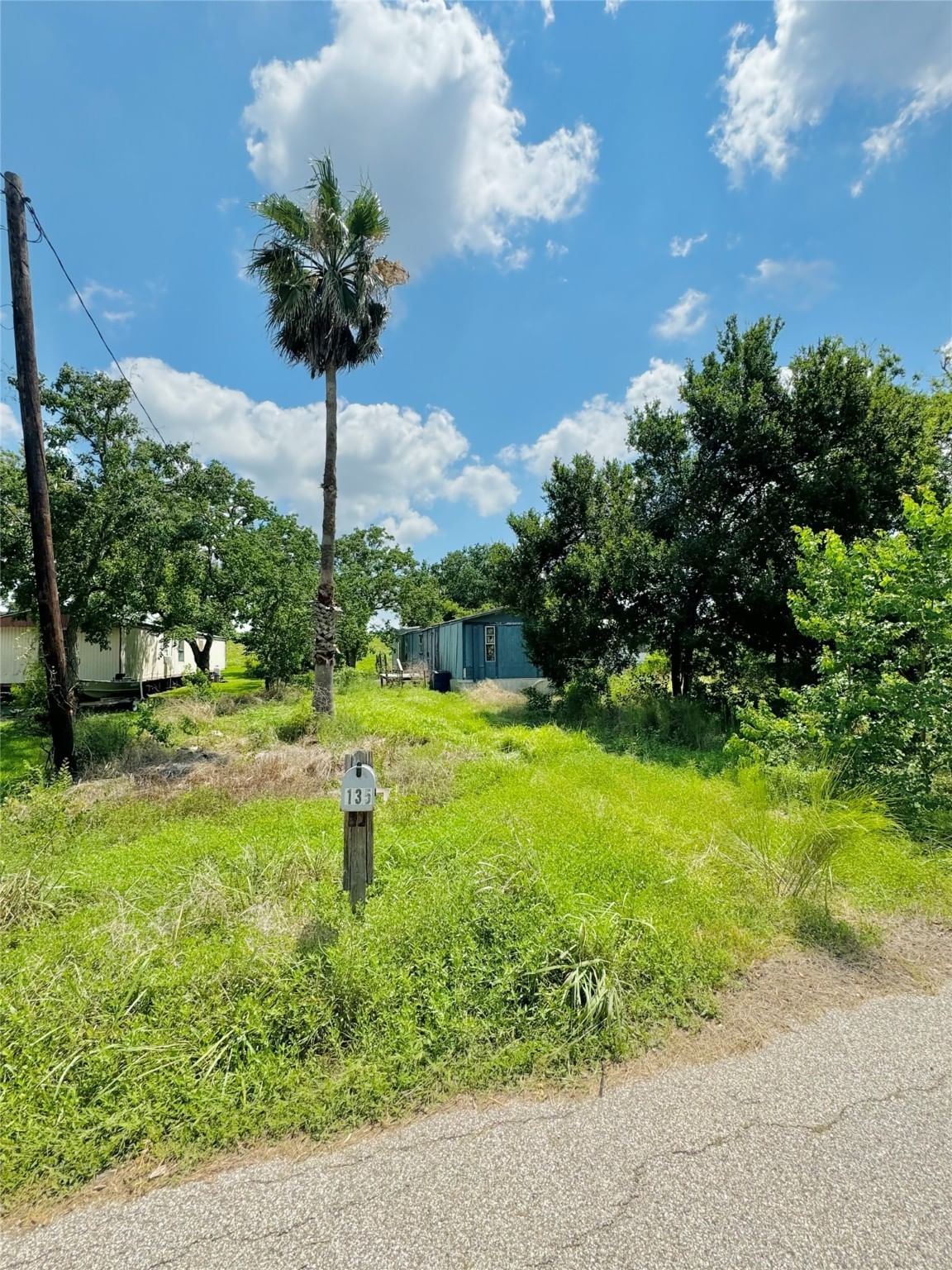 Real estate property located at 135 Tamanda, Brazoria, B S Grayson, Oyster Creek, TX, US