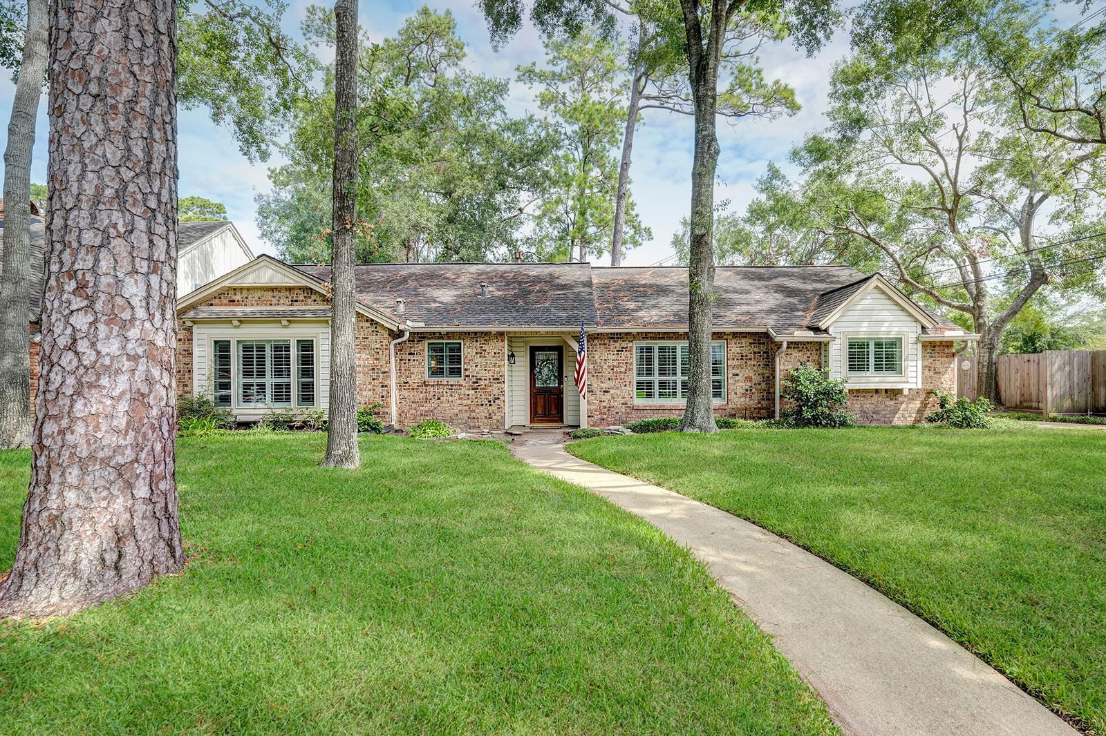 Real estate property located at 12102 Taylorcrest, Harris, Memorial Woods, Bunker Hill Village, TX, US