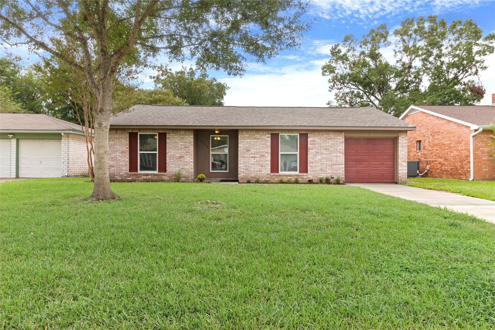 Real estate property located at 16706 Forest Bend, Harris, Forest Bend Sec 02, Friendswood, TX, US