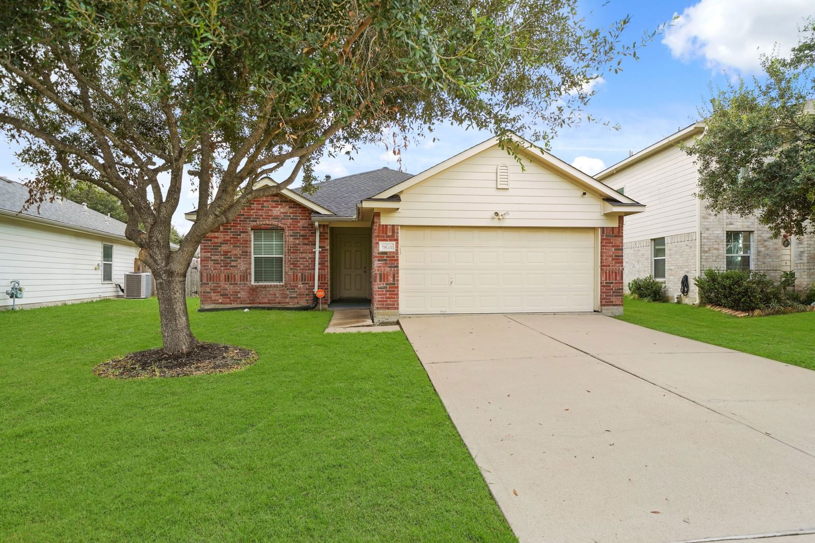 Real estate property located at 7843 Crescent Village, Fort Bend, Twin Oaks Village, Richmond, TX, US