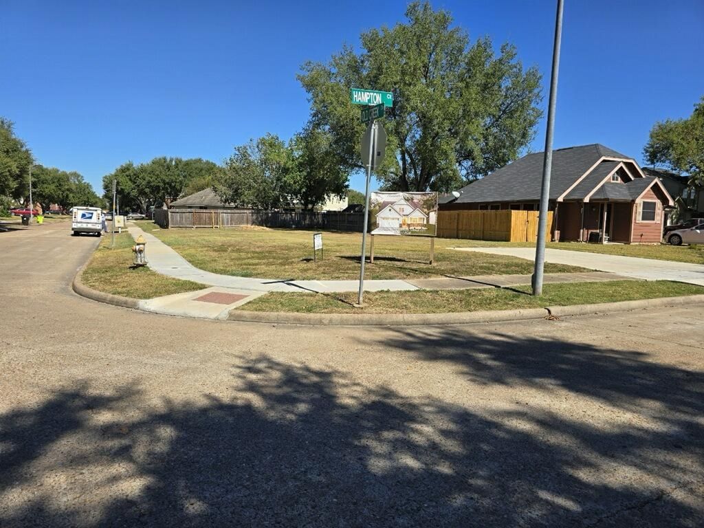 Real estate property located at 5201 Hampton, Fort Bend, Greenwood Sec 3, Rosenberg, TX, US