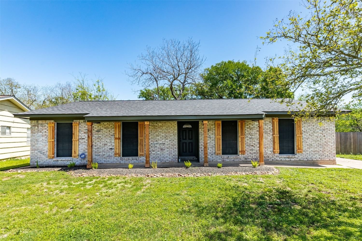 Real estate property located at 117 Cannon, Brazoria, Emerald Forest, Clute, TX, US