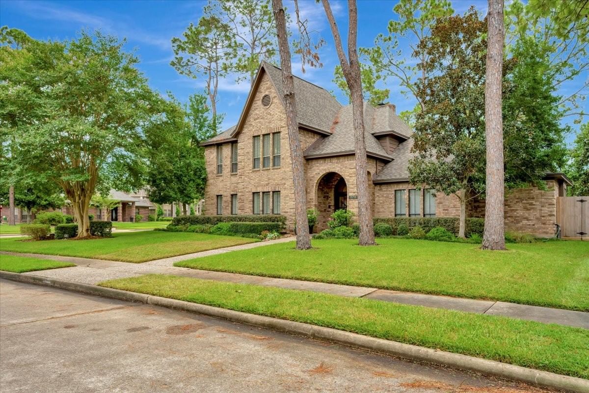 Real estate property located at 15718 Pinewood Cove, Harris, Bay Forest Sec 01, Houston, TX, US