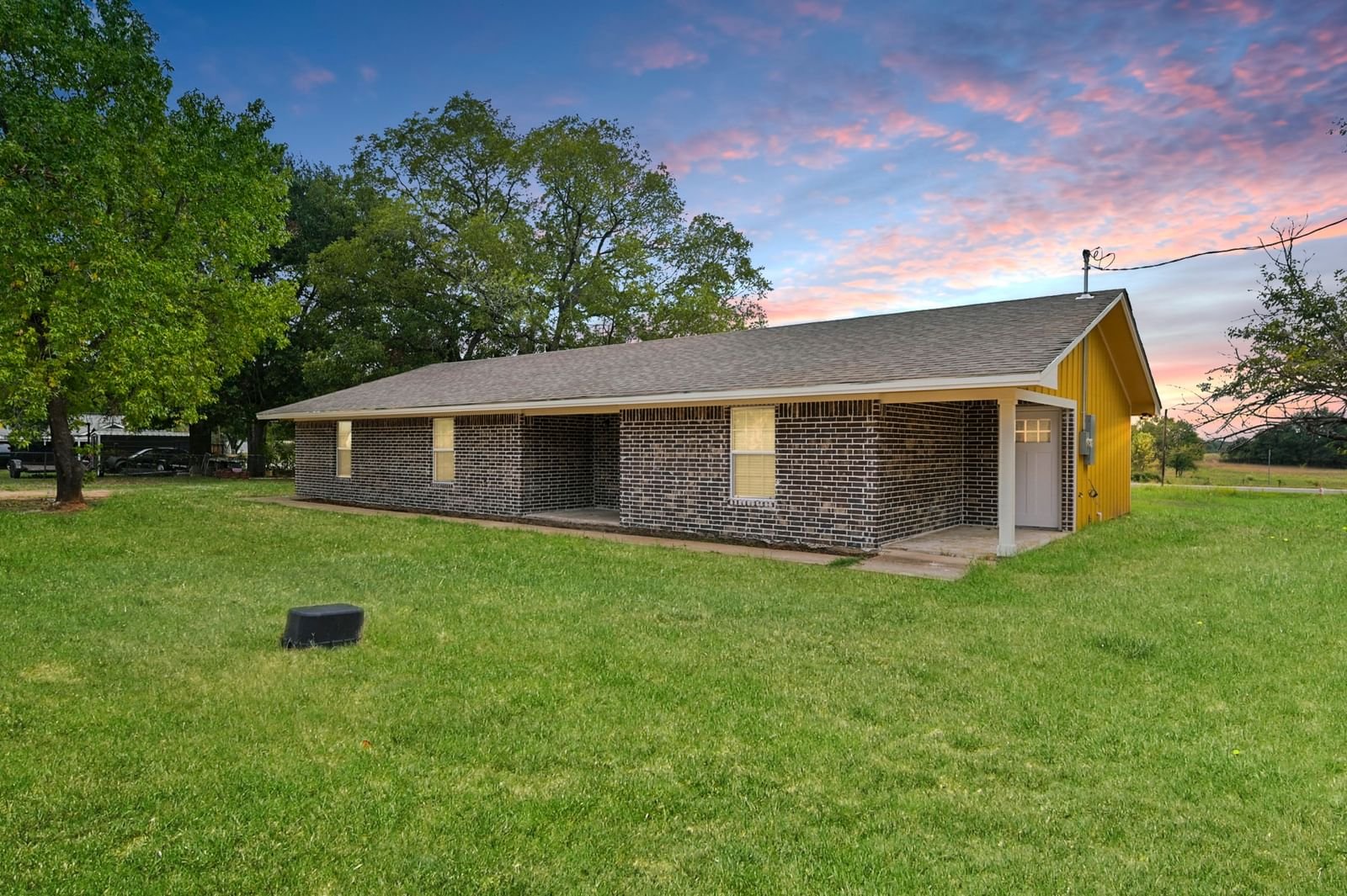 Real estate property located at 804 Sunshine, Robertson, Wilkerson Add, Hearne, TX, US