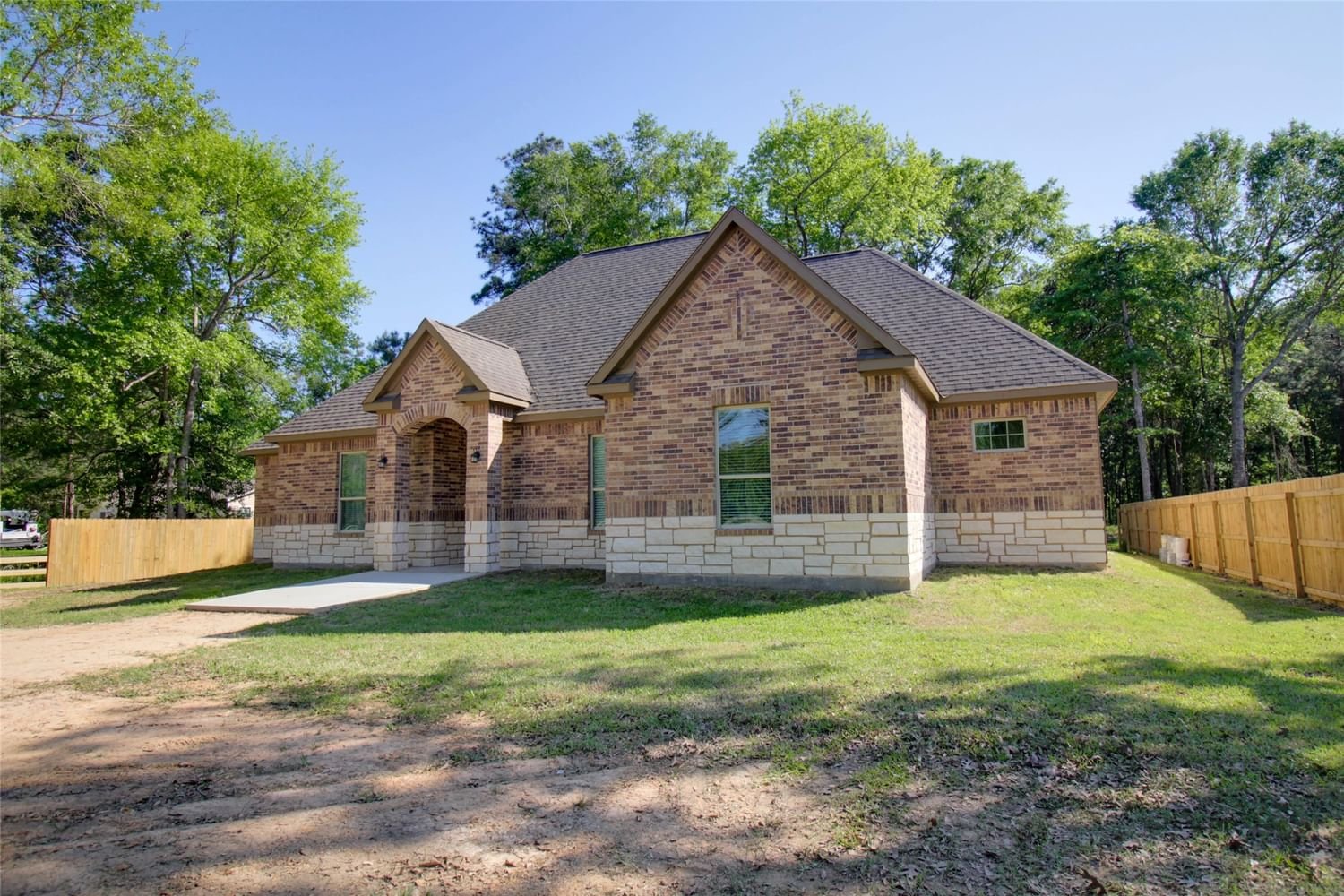 Real estate property located at 12927 Highway 105, Liberty, Spring Oaks, Cleveland, TX, US