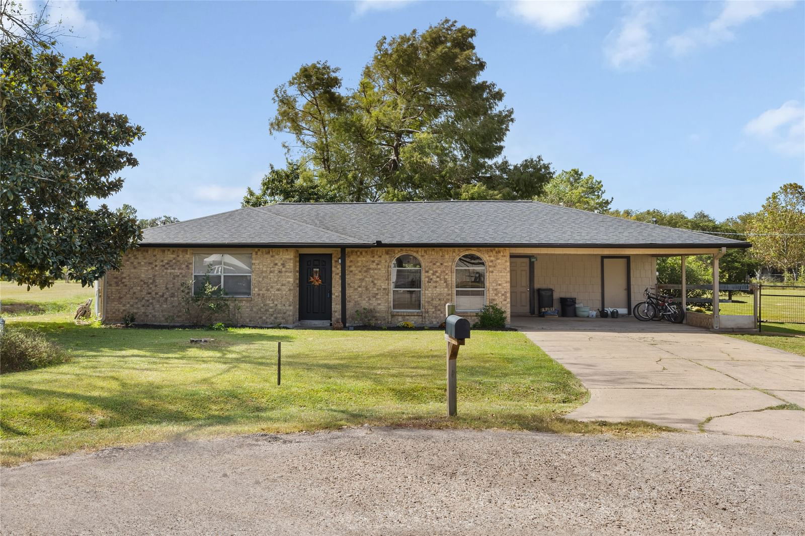 Real estate property located at 2701 County Road 950, Brazoria, Heights Ridge Sec 2-4, Alvin, TX, US