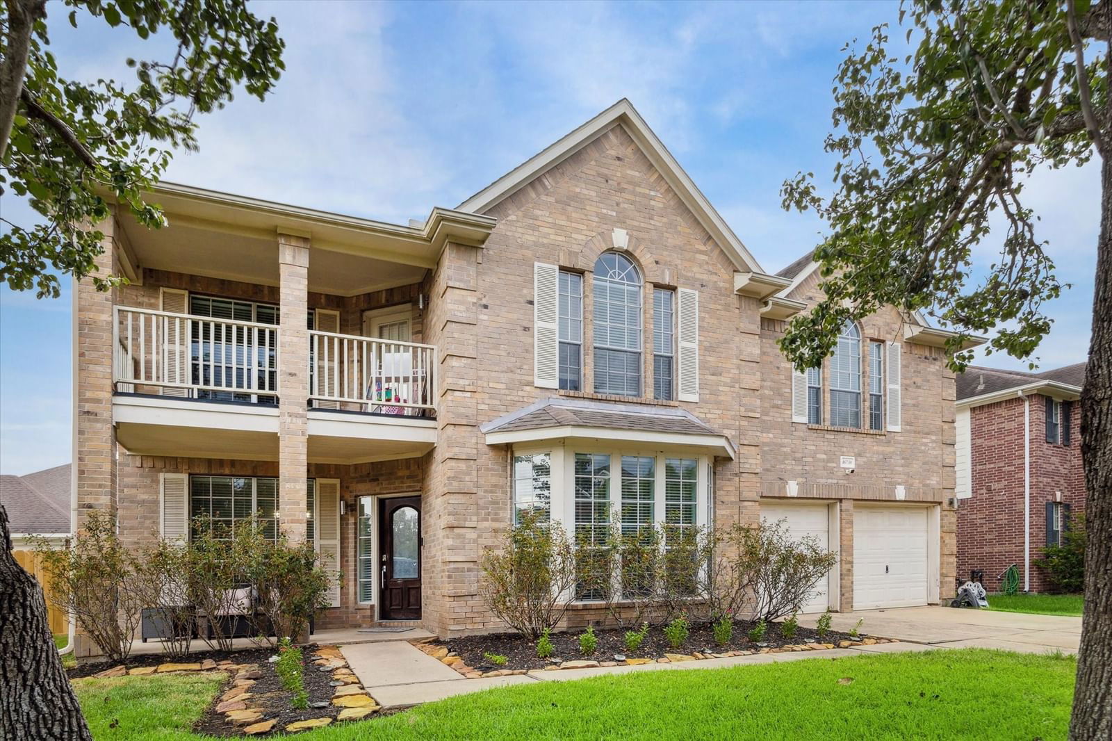 Real estate property located at 16730 Village View, Fort Bend, Village Of Oak Lake Sec 5, Sugar Land, TX, US