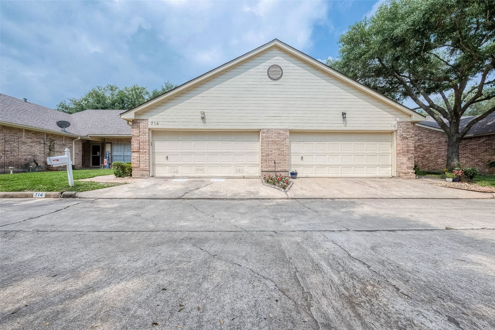 Real estate property located at 714 Country Grove, Brazoria, Country Grove Twnhms Sec 1, Pearland, TX, US