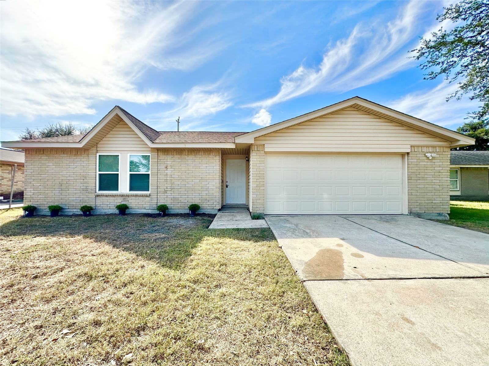 Real estate property located at 4005 Red Briar, Harris, Meadow Village Sec 01, Deer Park, TX, US