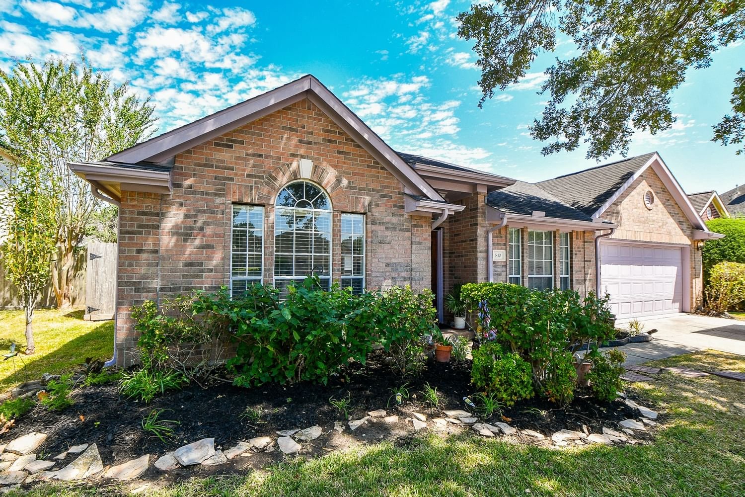 Real estate property located at 810 Hampton, Brazoria, Pearland, TX, US