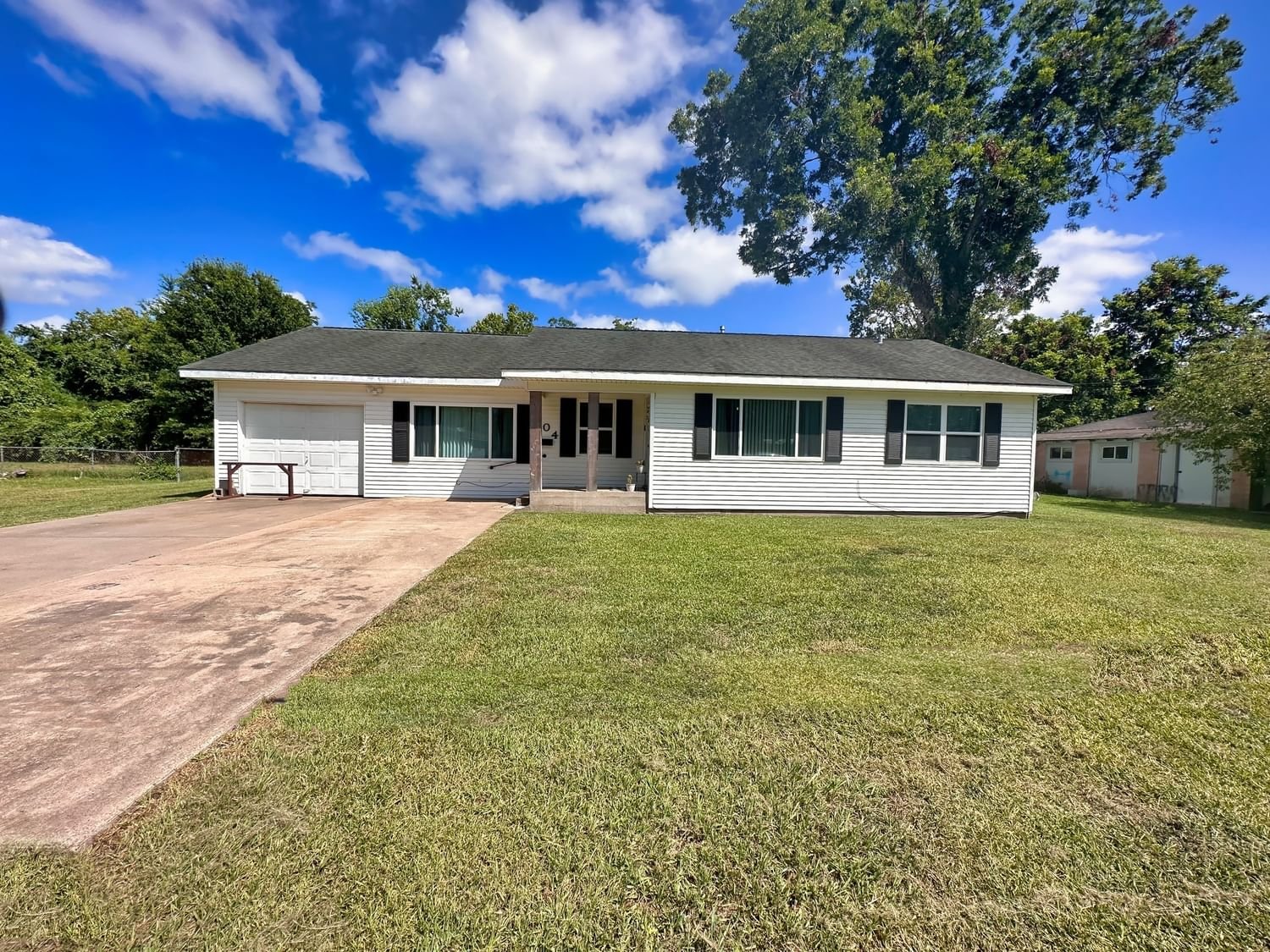 Real estate property located at 804 6th, Brazoria, Sweeny, TX, US