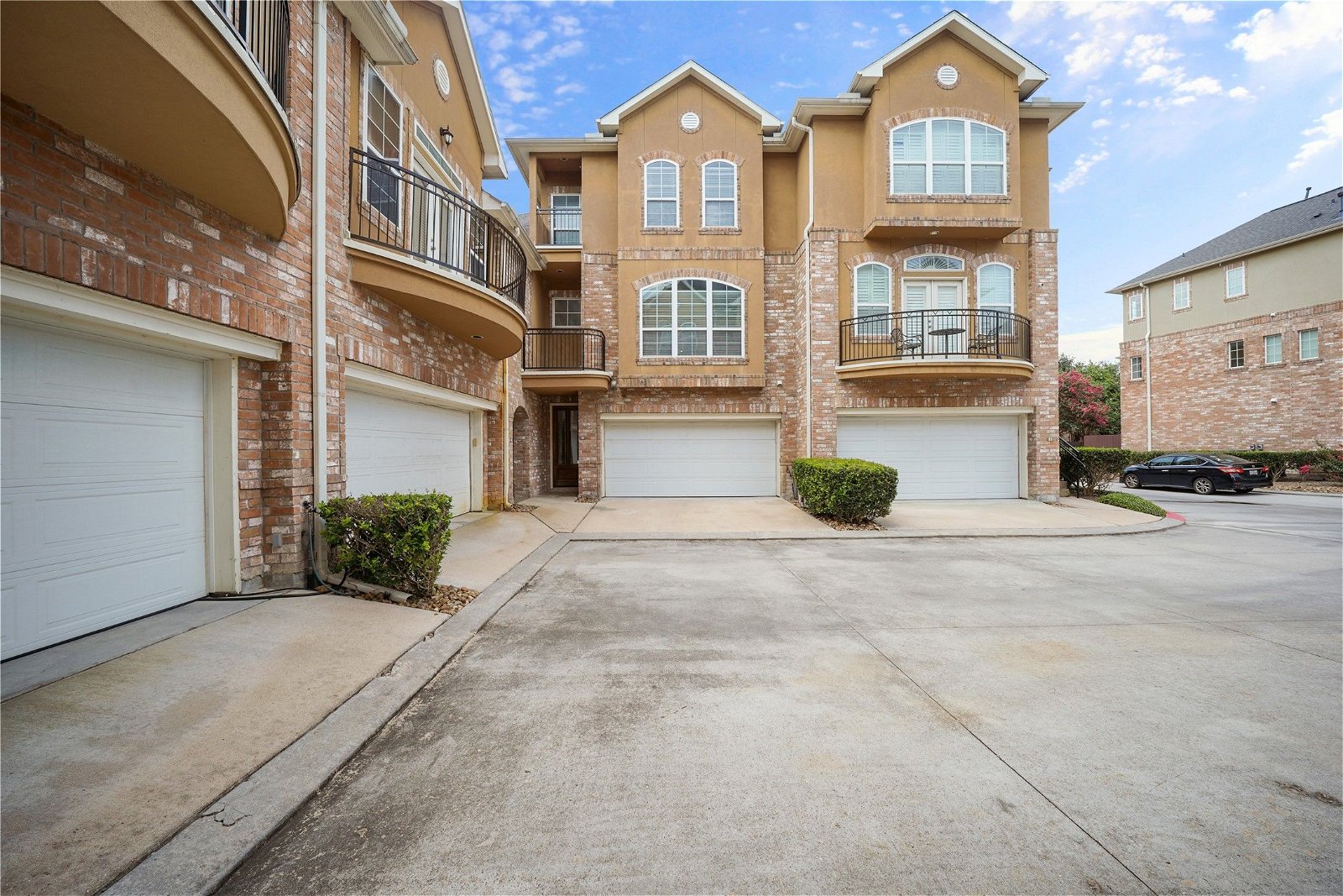 Real estate property located at 11 Versante, Harris, Houston, TX, US