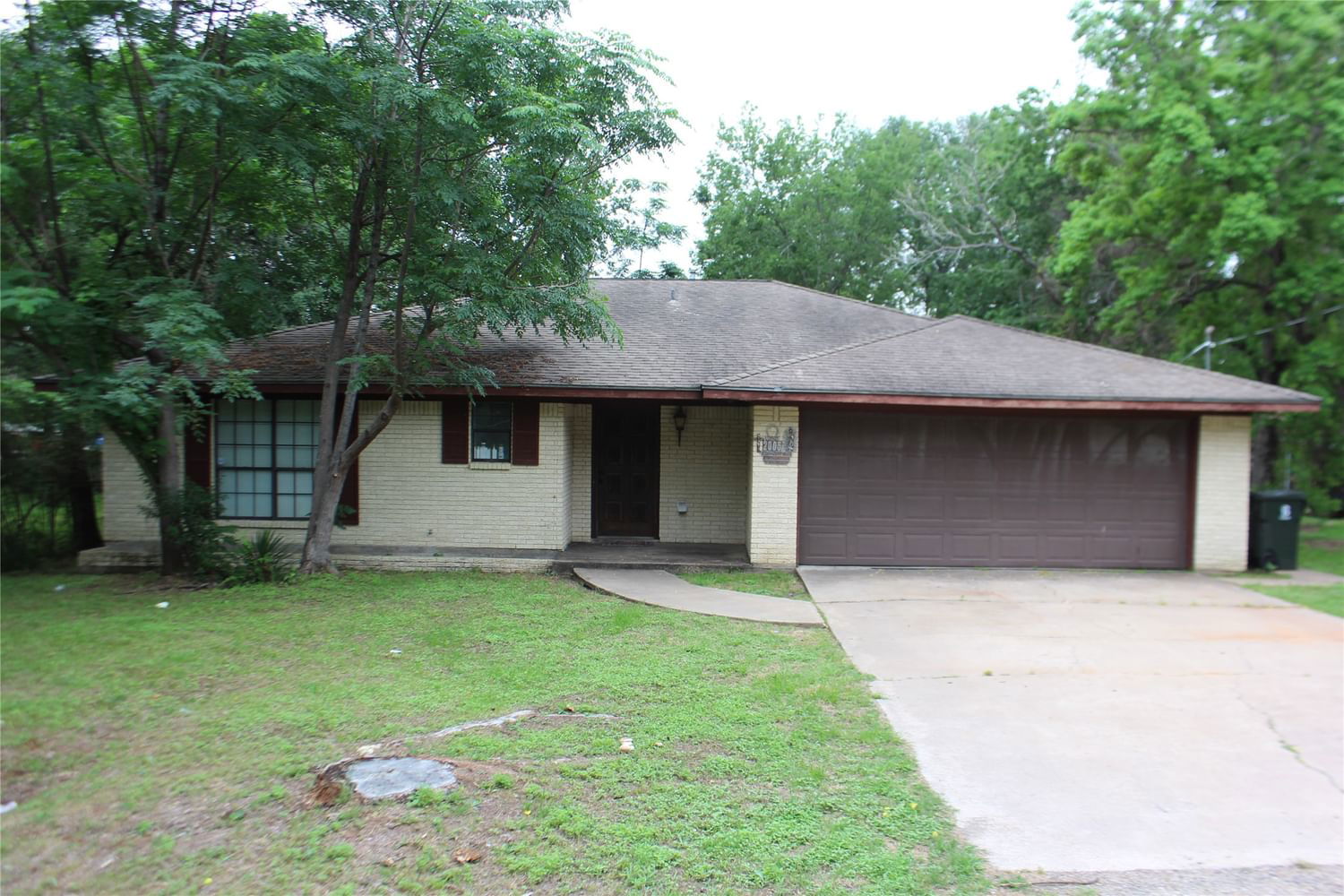 Real estate property located at 2005 Woodville Drive, Brazos, 641000 - MARGARET WALLACE, Bryan, TX, US