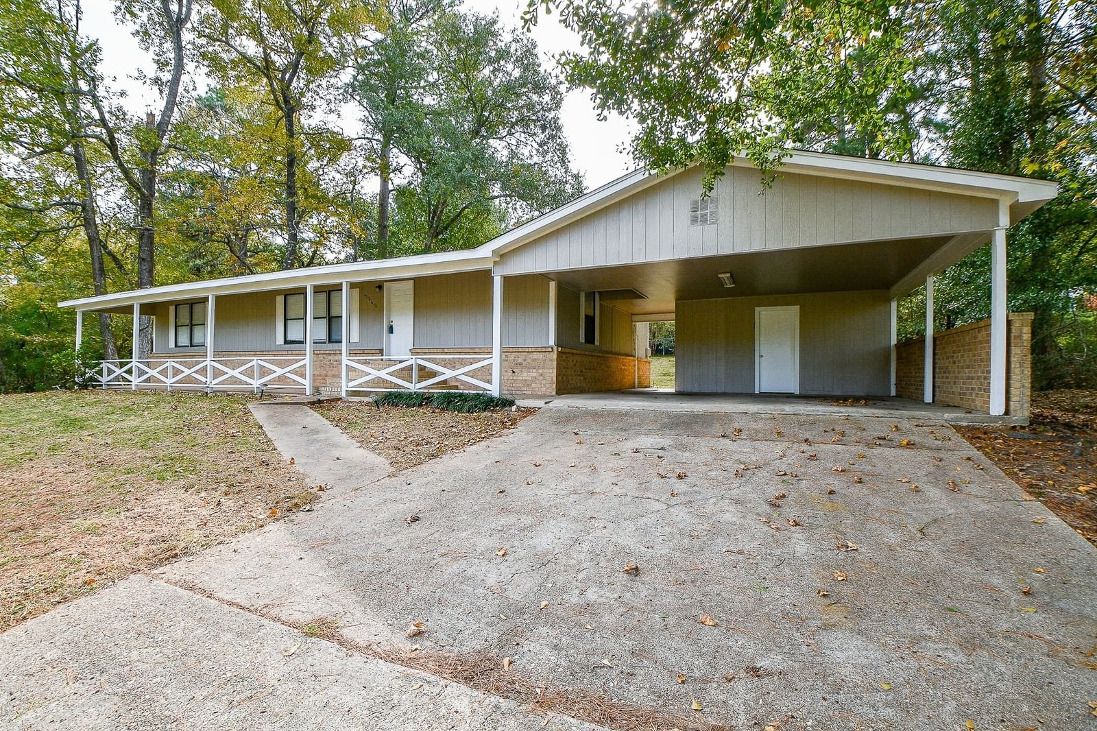 Real estate property located at 3240 Kingston, Walker, Majestic Forest, Huntsville, TX, US