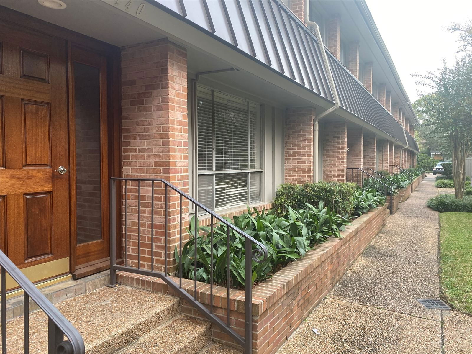 Real estate property located at 6440 Bayou Glen, Harris, Kerry Glen Condo Sec 02, Houston, TX, US