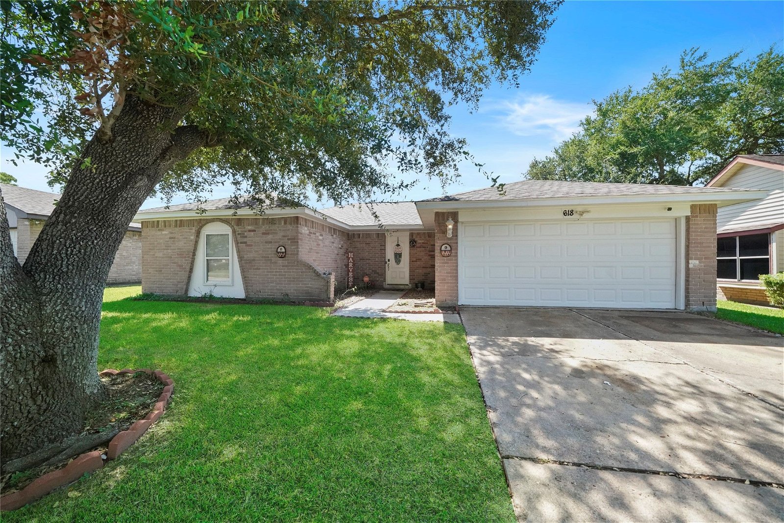 Real estate property located at 618 Fair Oak, Fort Bend, Stafford, TX, US
