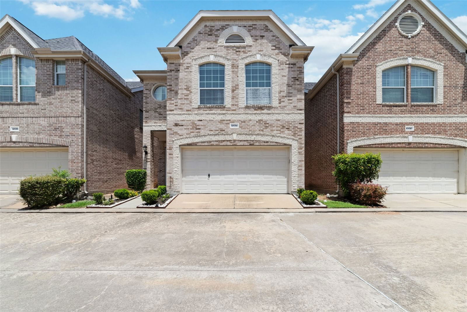 Real estate property located at 10014 Holly Chase, Harris, Westchase Trls, Houston, TX, US