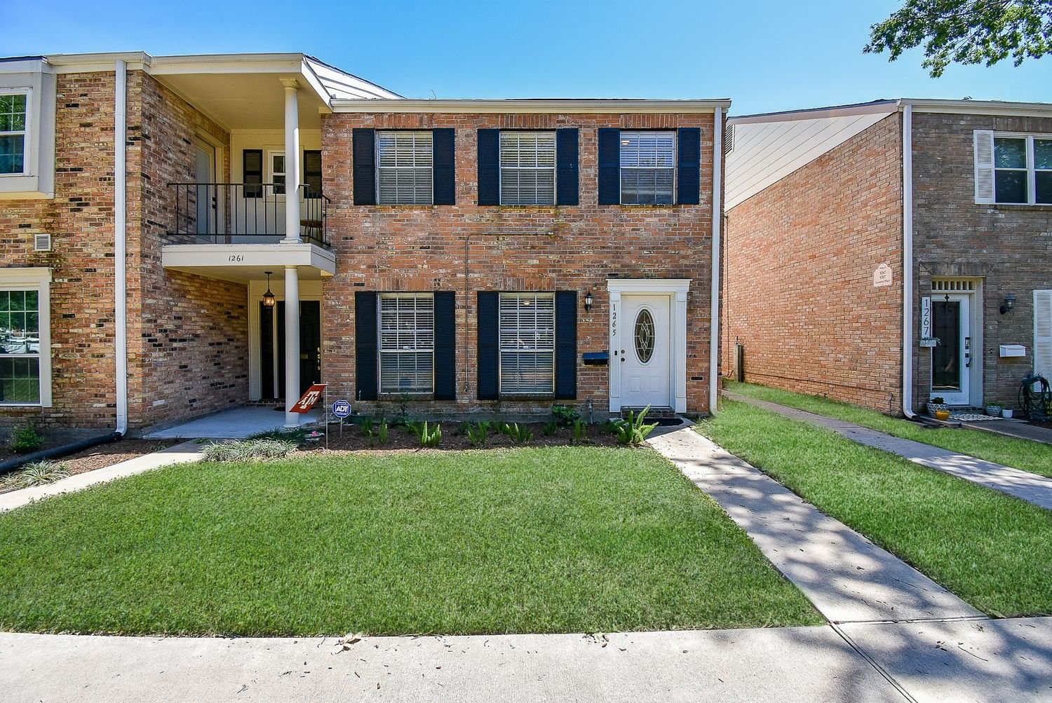Real estate property located at 1265 Country Place, Harris, Memorial Club T/H, Houston, TX, US