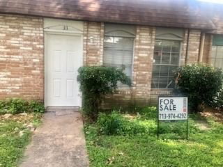 Real estate property located at 9515 Neuens #33, Harris, Oak Tree T/H Condo, Houston, TX, US