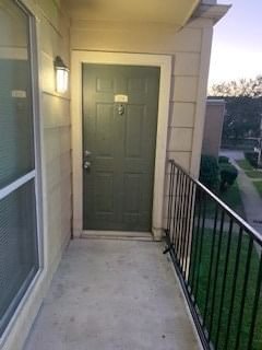 Real estate property located at 8100 Creekbend #174, Harris, Braeswood Forest Condo, Houston, TX, US