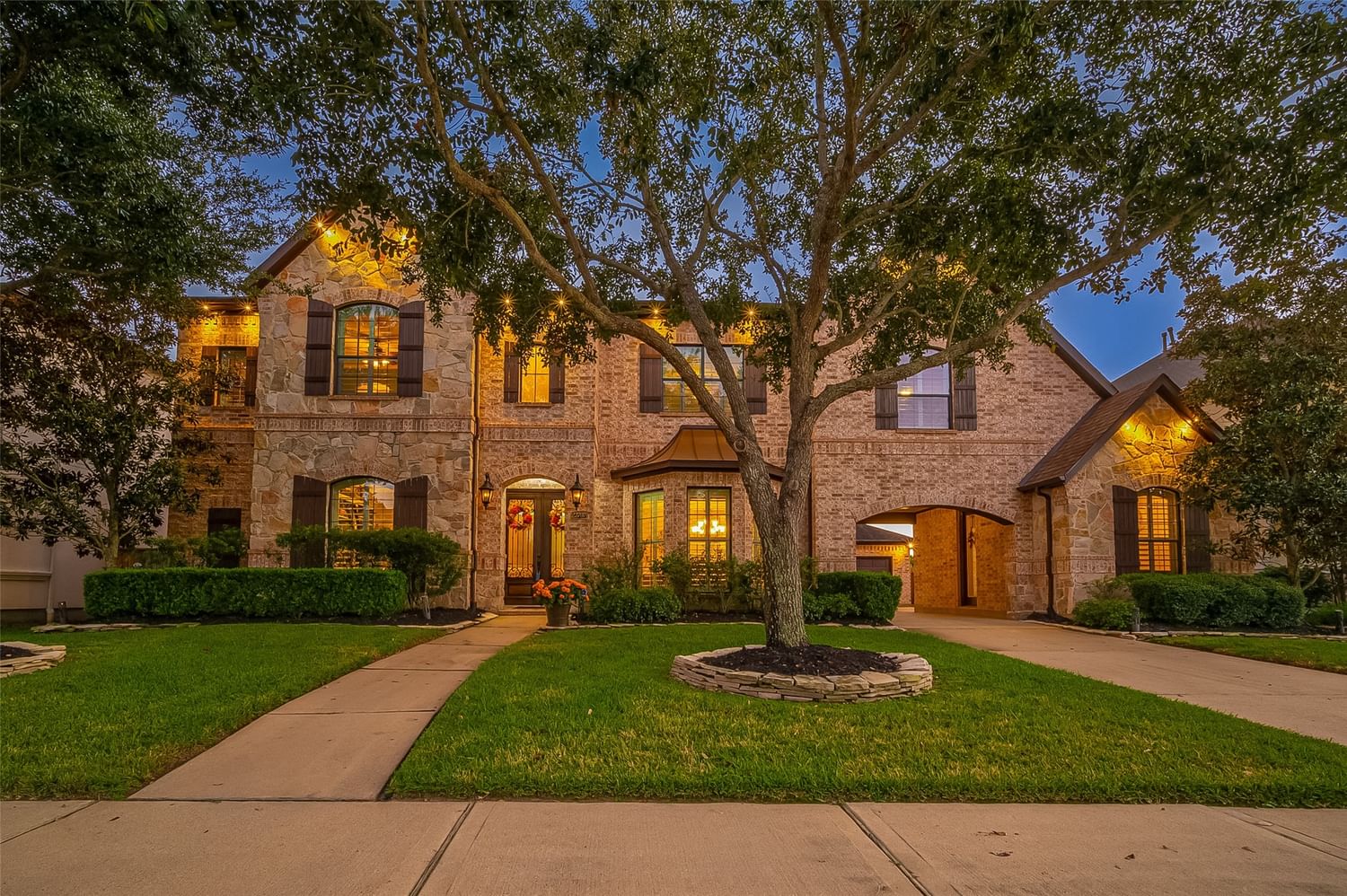 Real estate property located at 23707 Certosa, Fort Bend, Lakes Of Bella Terra Sec 8, Richmond, TX, US