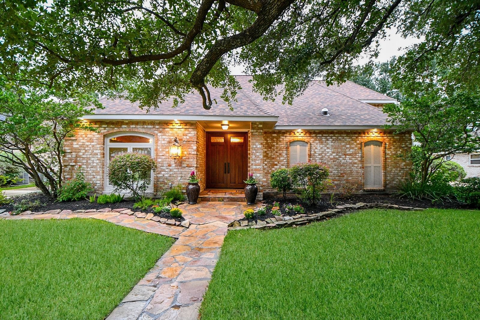 Real estate property located at 1418 Brooklake, Harris, Lakeside Place, Houston, TX, US