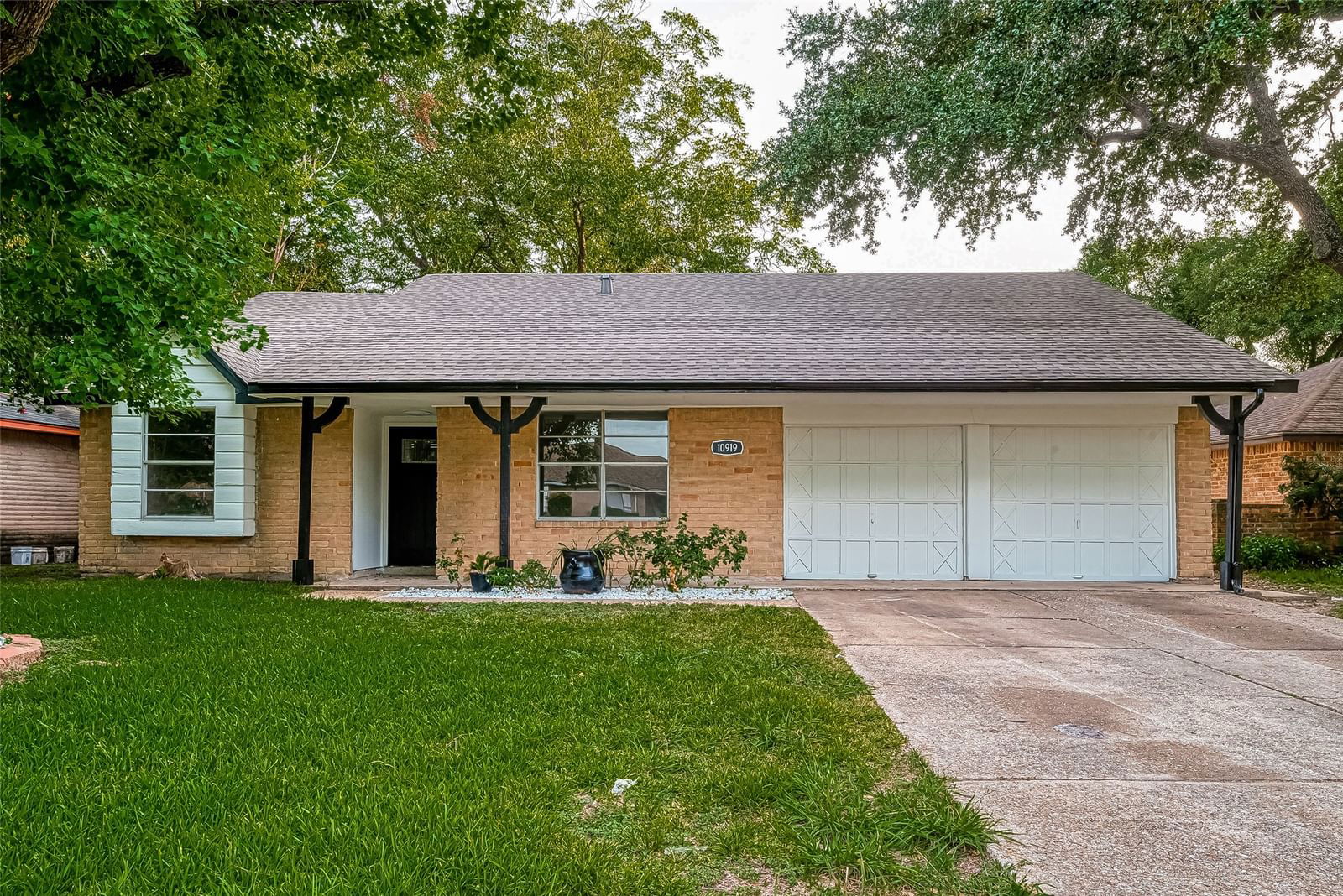 Real estate property located at 10919 Montverde, Harris, Parkglen Sec 01 Alief, Houston, TX, US
