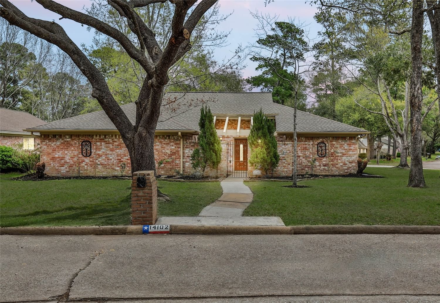 Real estate property located at 14102 Cleobrook, Harris, Prestonwood Forest, Houston, TX, US
